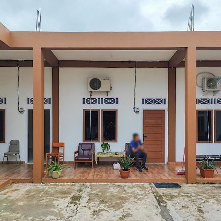 Adela Homestay Syariah Near Universitas Muhammadiyah Jambi Mitra Reddoorz Exteriör bild